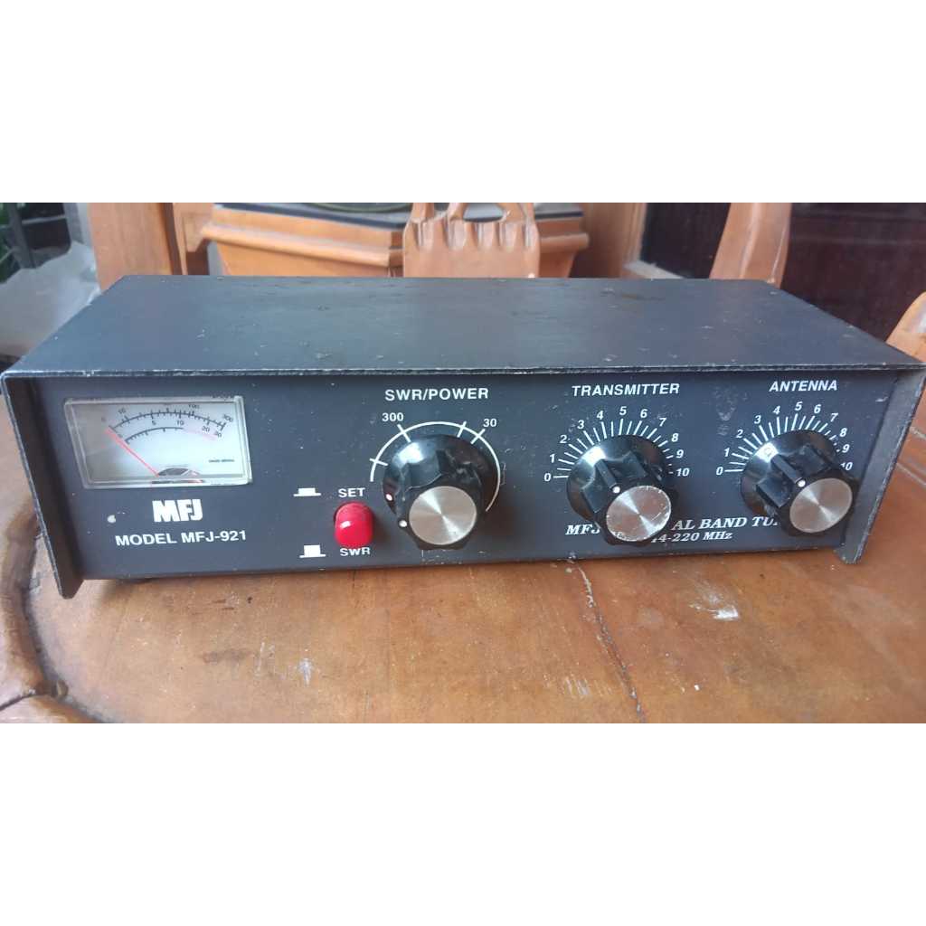 MFJ-921 DUAL BAND VHF ANT. TUNER 144 MHz 220 MHz 200W METER BUILT IN SWR / WATTMETER