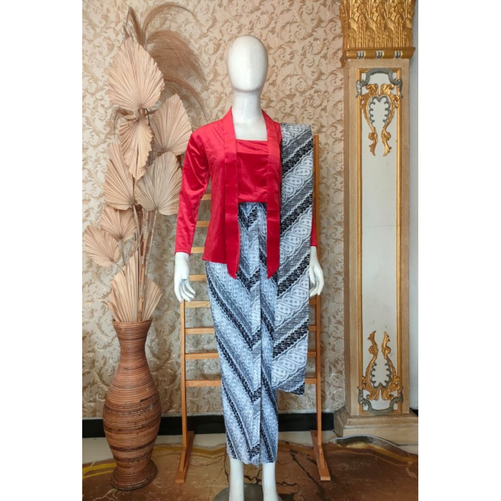 Setelan Kebaya Kutubaru Bludru Warna Merah/Kebaya+Selendang+Jarik Wiru Plisket Motif Sodan Putih