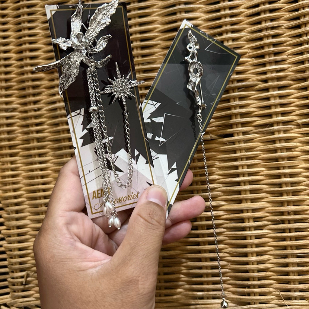 Lapel pin rantai / bros rantai jas / blazer / kebaya / beskap - Anggrek Silver Rantai