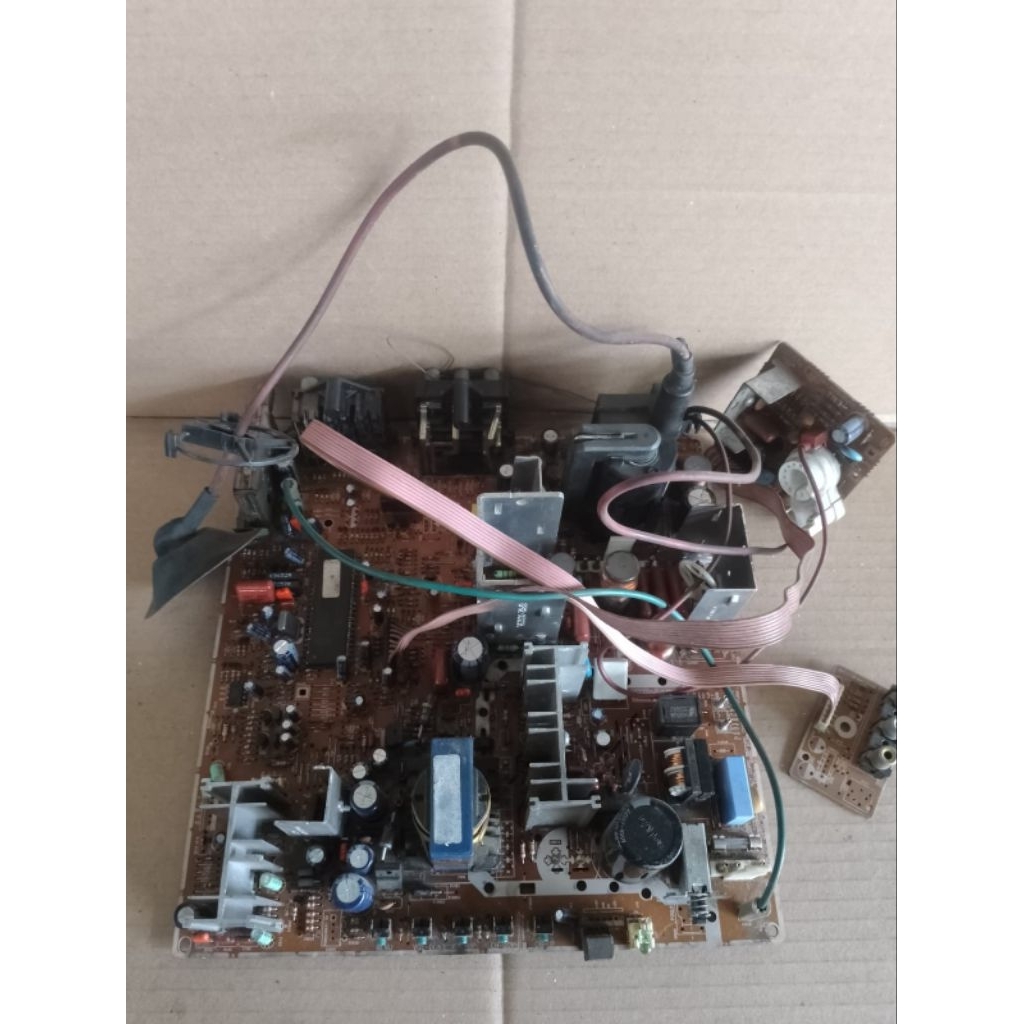 Mesin tv tabung 21 slim samsung kondisi  menyala