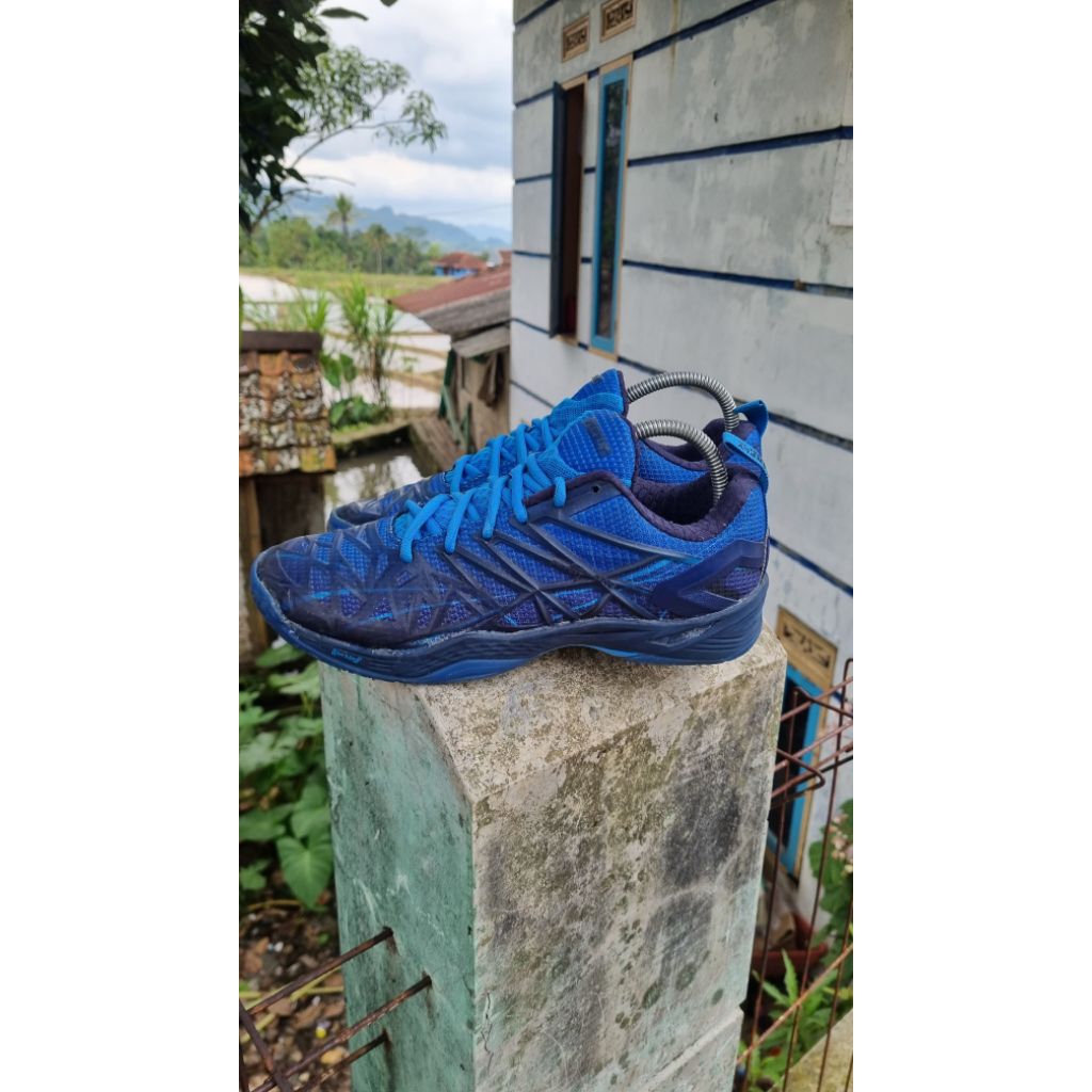 sepatu badminton perfly