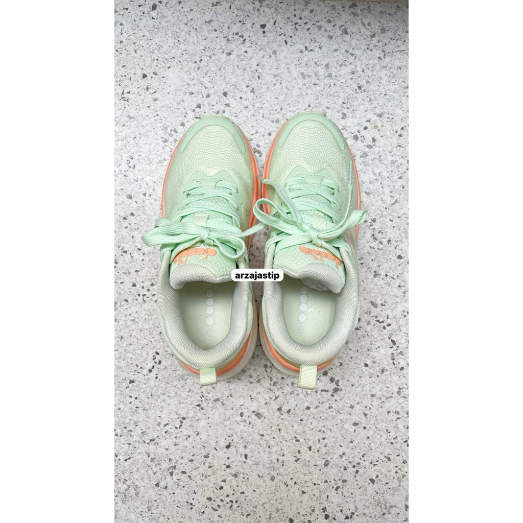 RUNNING SHOES SEPATU LARI WANITA DIADORA ORIGINAL SIZE 36 PRELOVED