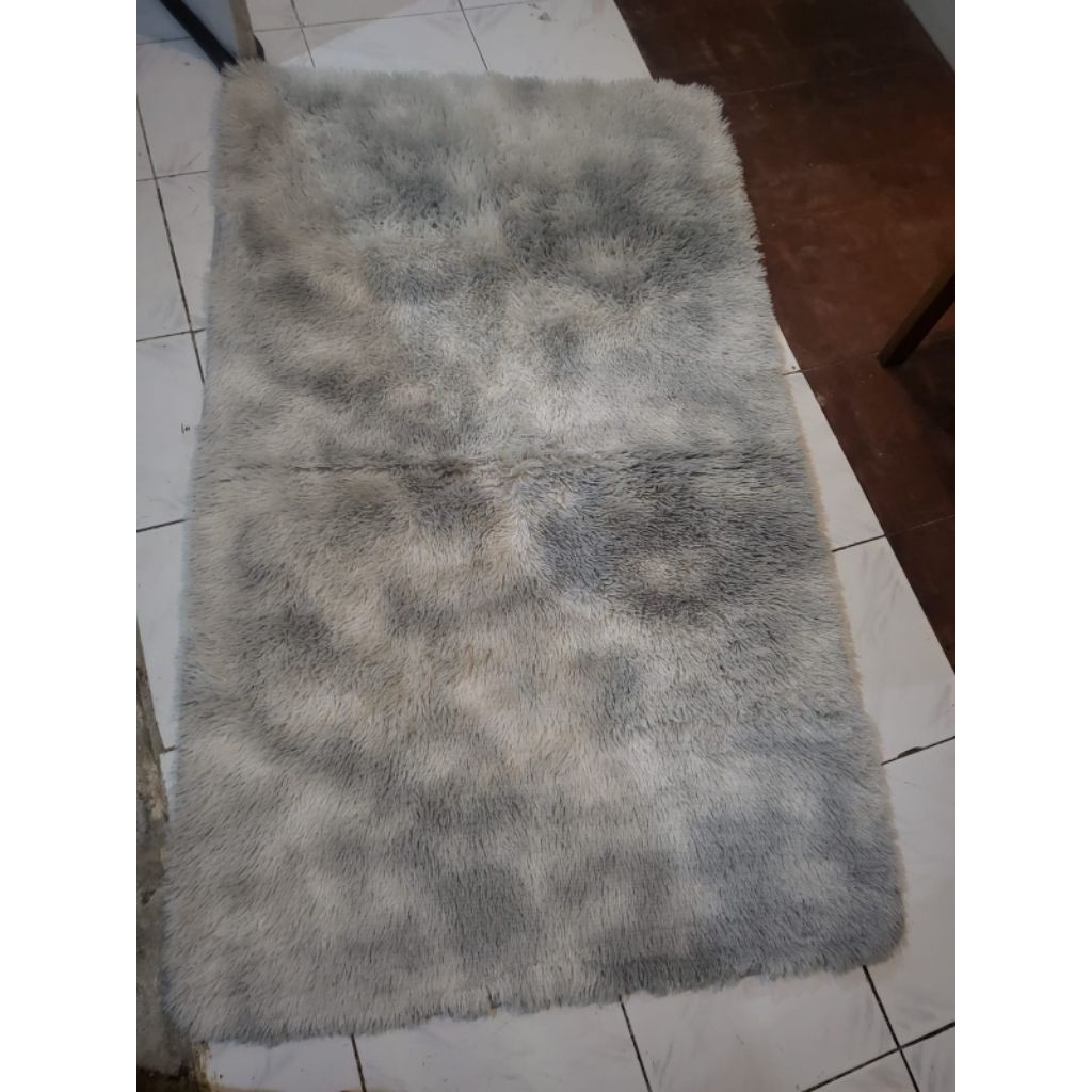 karpet bulu preloved