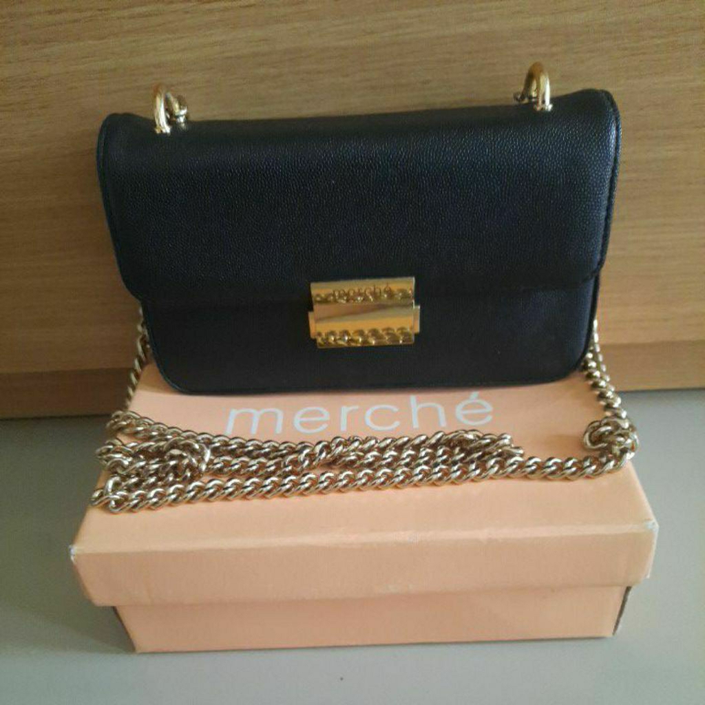 Tas wanita Merche warna hitam
