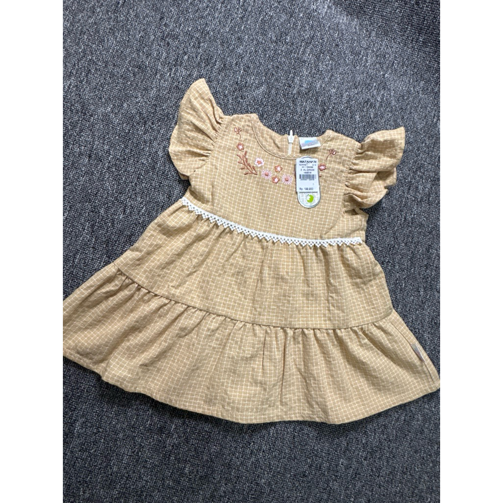 Dress Little M