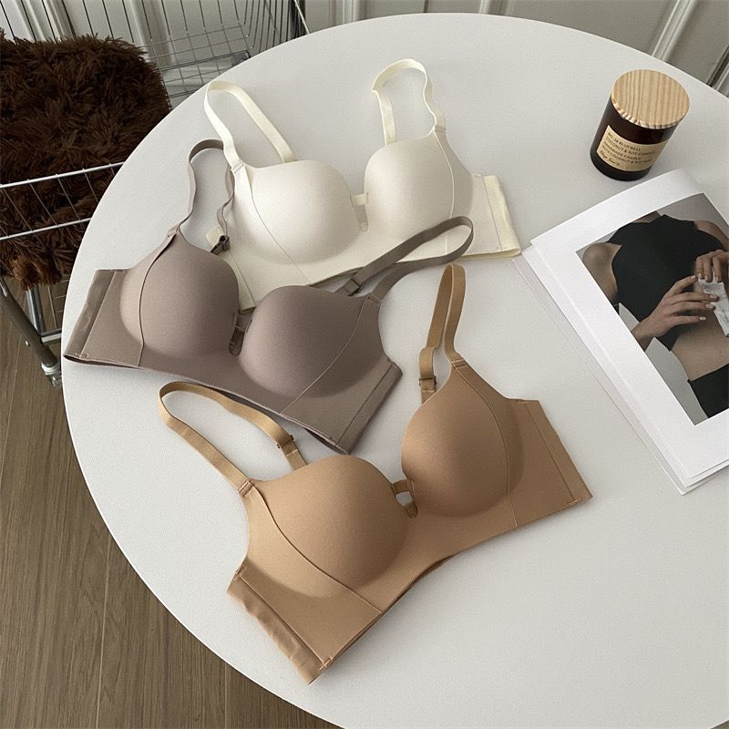 Yoora Bra 014 Bra Cd One Set Polos Seamless Push Up , Bahan Nyaman dan Halus dipakai