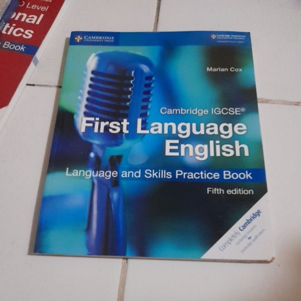 Cambridge IGCSE First Language English fifth edition.Bekas original