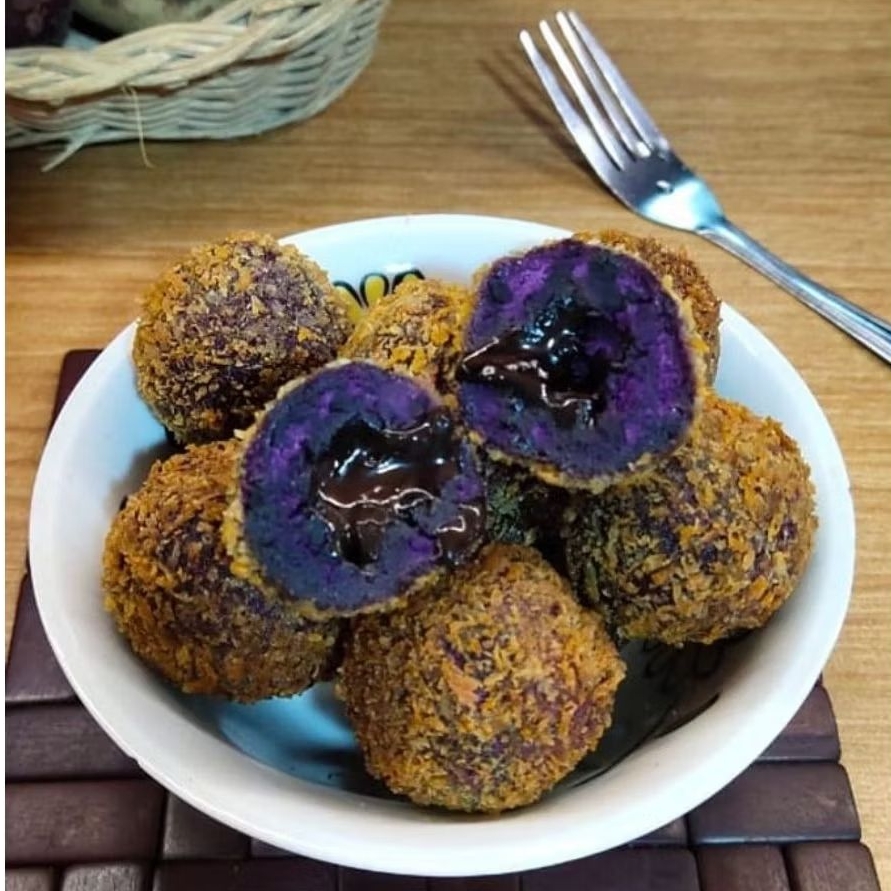 Bola-bola ubi ungu Coklat Lumerr 1 Box isi 12 Makanan Frozen Food Praktis