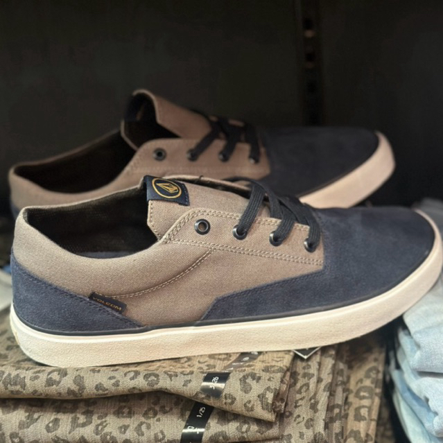 VOLCOM sepatu sneakers shoes NEW ORIGINAL 100%