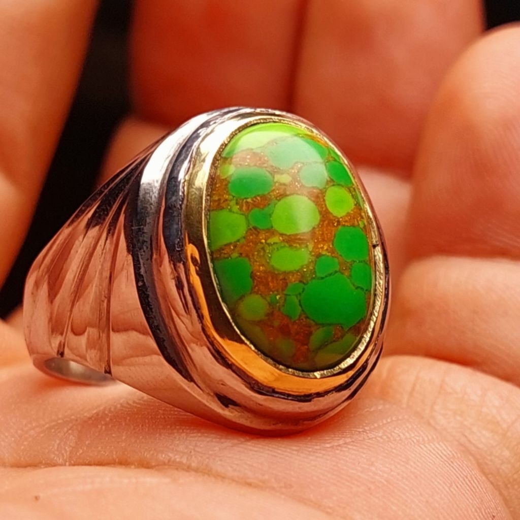 Cincin batu pirus hijau kedondong urat emas ring monel handmade alus anti karat 16mm 18mm
