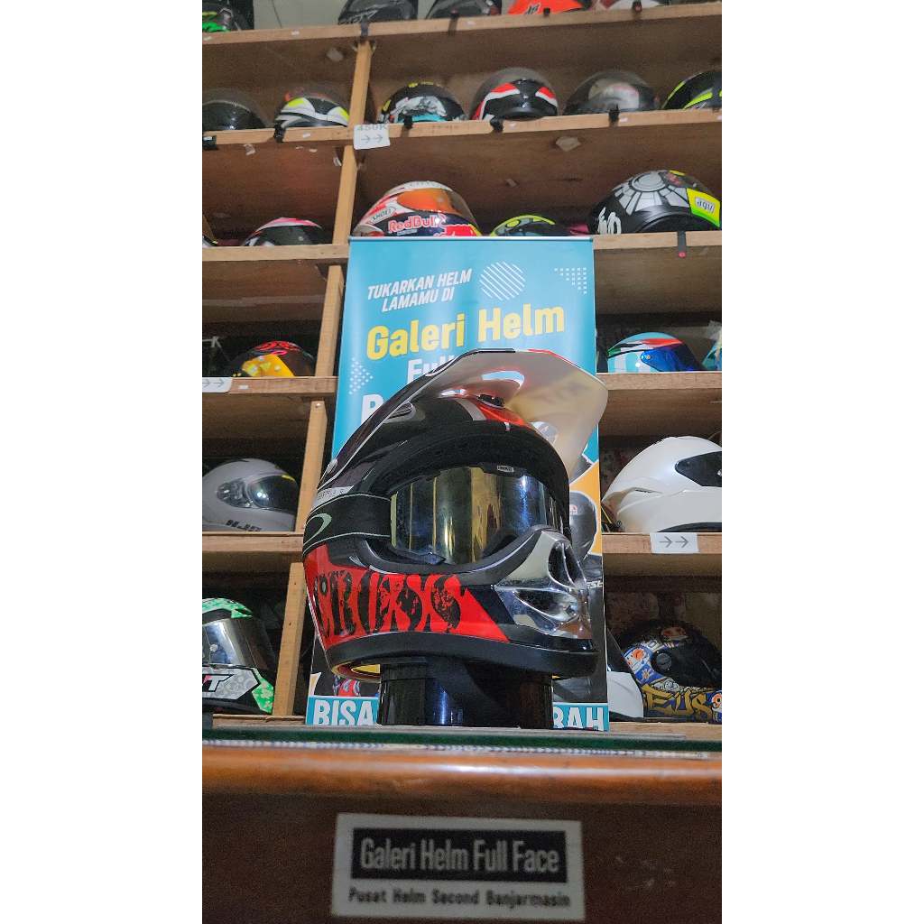 KYT Cross Pro Seri 8 | Ringan dan Kokoh | Pelindung Kepala Maksimal