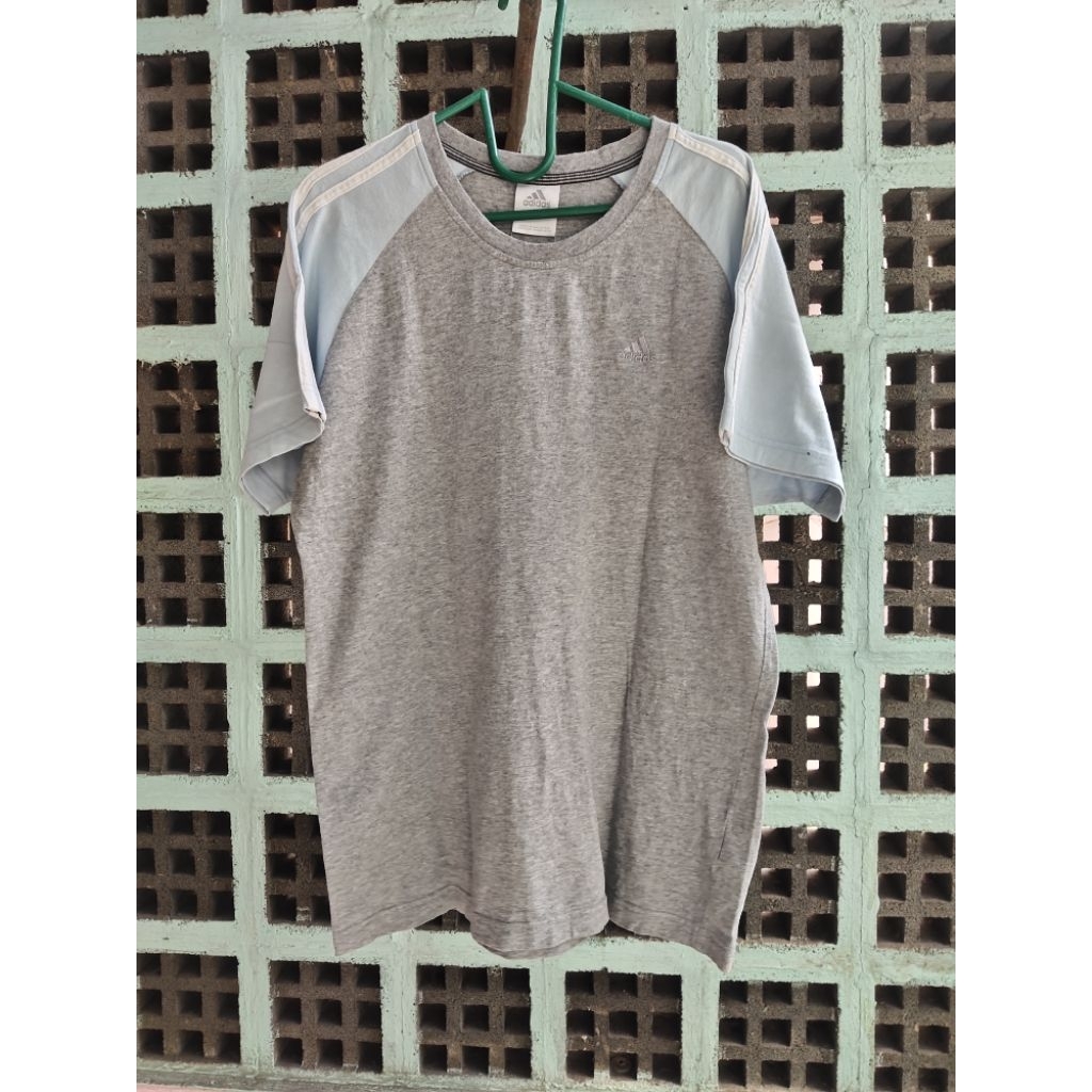 TSHIRT KAOS ADIDAS 3 STRIP ABU BIRU SIZE M PRIA BAJU MURAH SECOND
