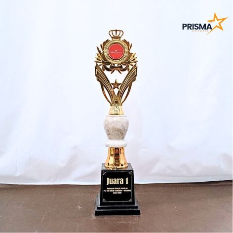 PIALA JUARA KELAS PIALA KEJUARAAN LOMBA