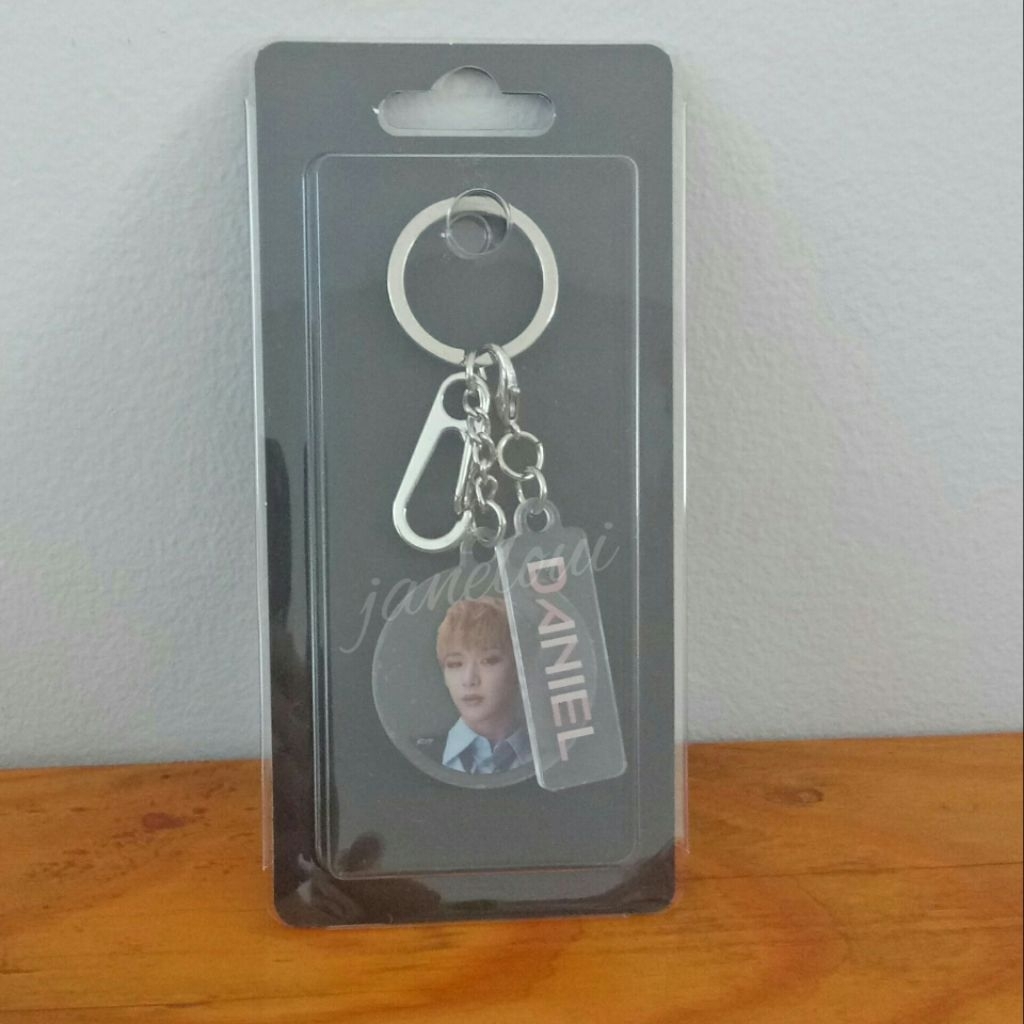 [Clearance Sale] Wanna One Kang Daniel Keyring - Park Jihoon Postcard Wanna One Concert Therefore Of