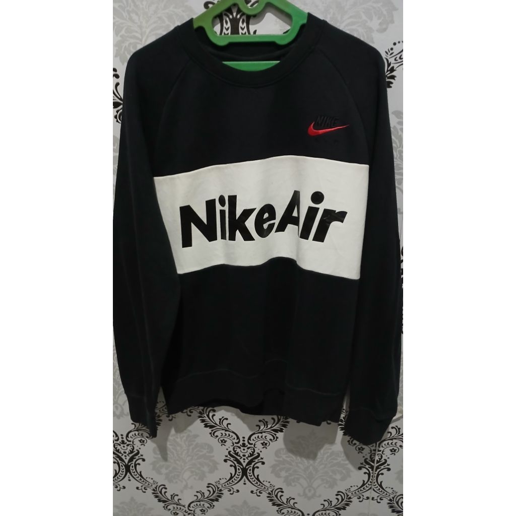 crewneck nike