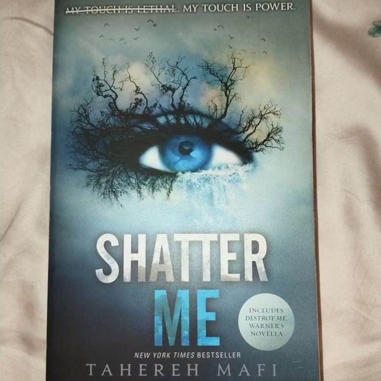 [PRELOVED] shatter me by tahereh mafi [ENGLISH, ORIGINAL]