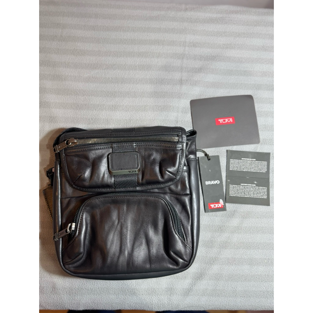 TUMI Alpha Bravo Barton full leather + emboss