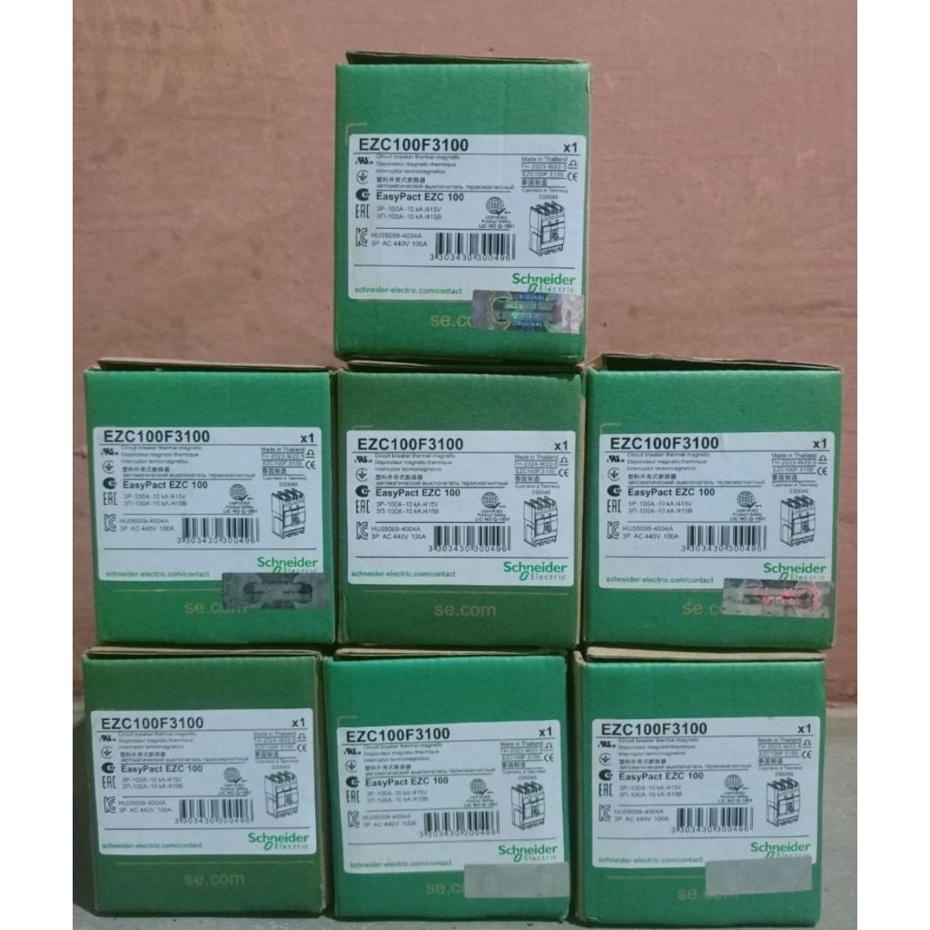 MCCB Schneider EZC100F3100 // 100A