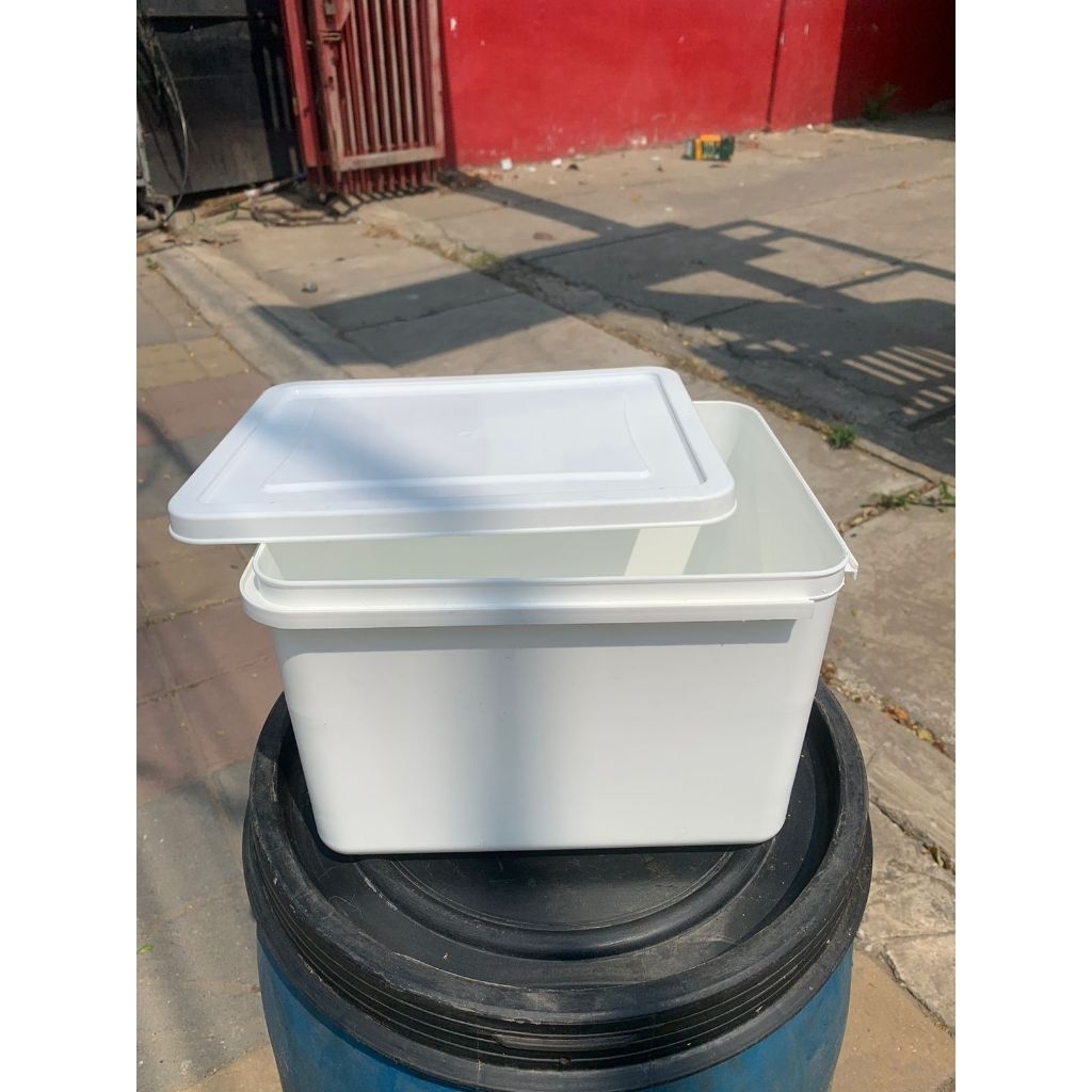 EMBER ICE CREAM KOTAK  8LITER + TUTUP SUDAH BERSIH