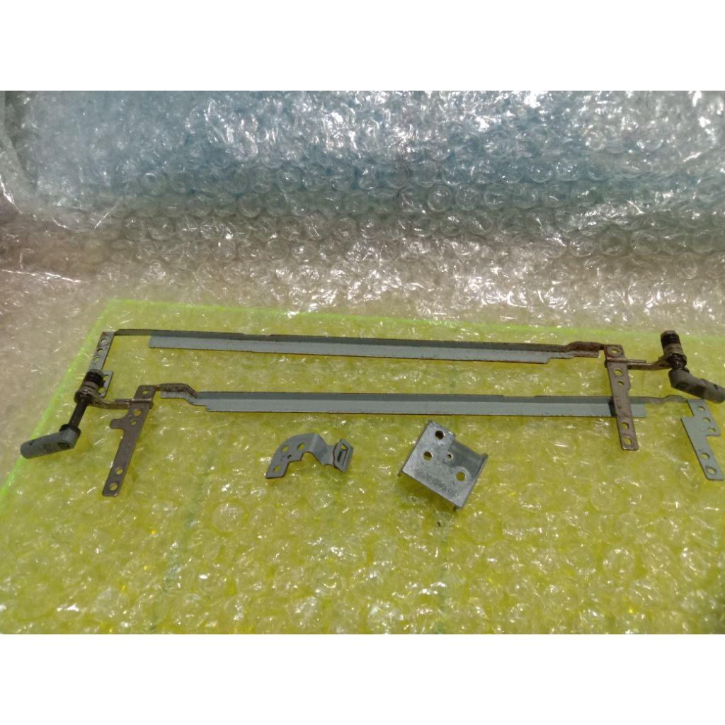 Engsel Laptop AXIOO NEON RNW