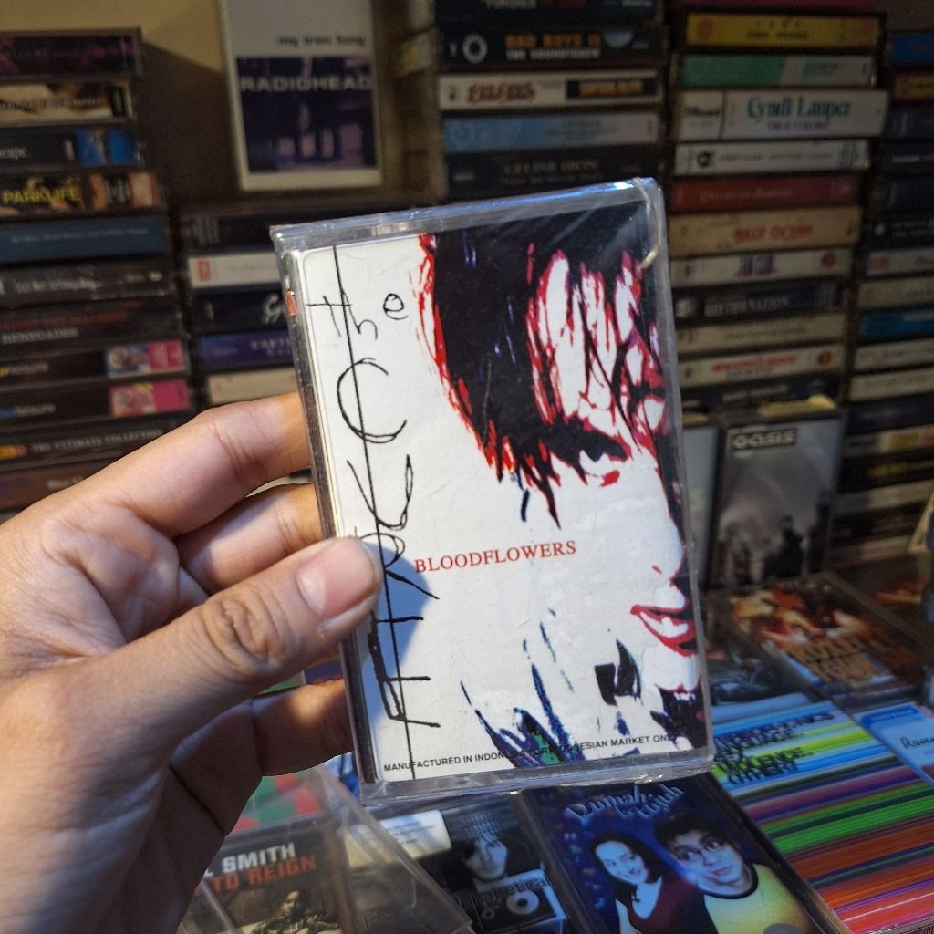 Kaset pita jadul The cure Bloodflowers mulus SEGEL baru