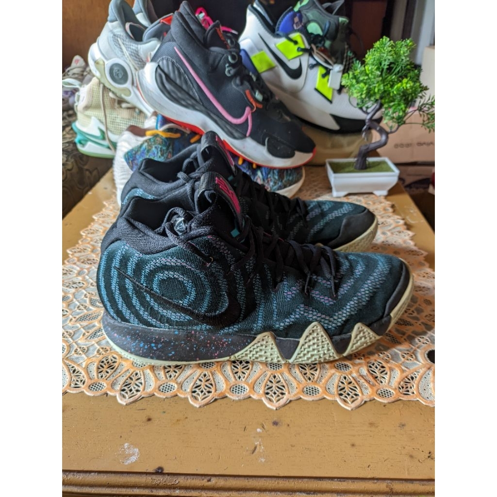 Nike kyrie 4 second