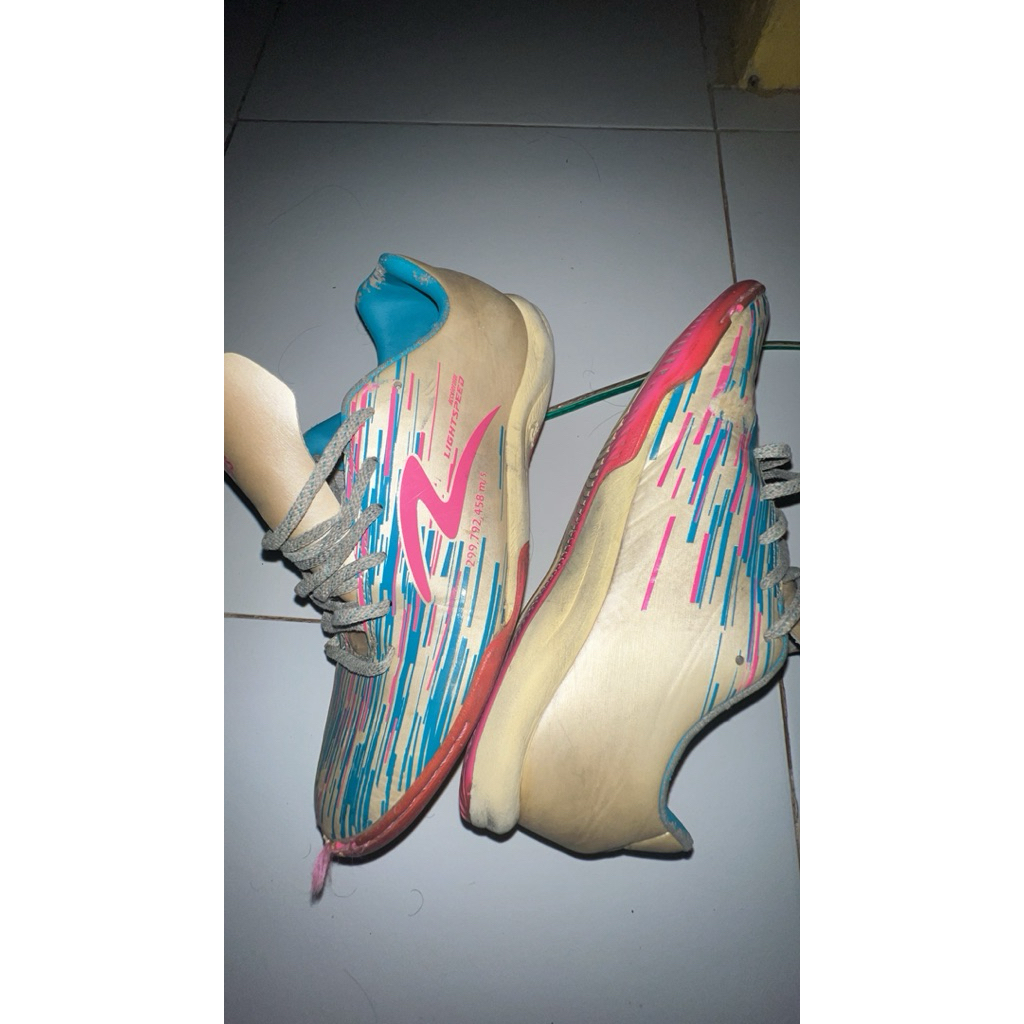 Sepatu Futsal Lightspeed Reborn