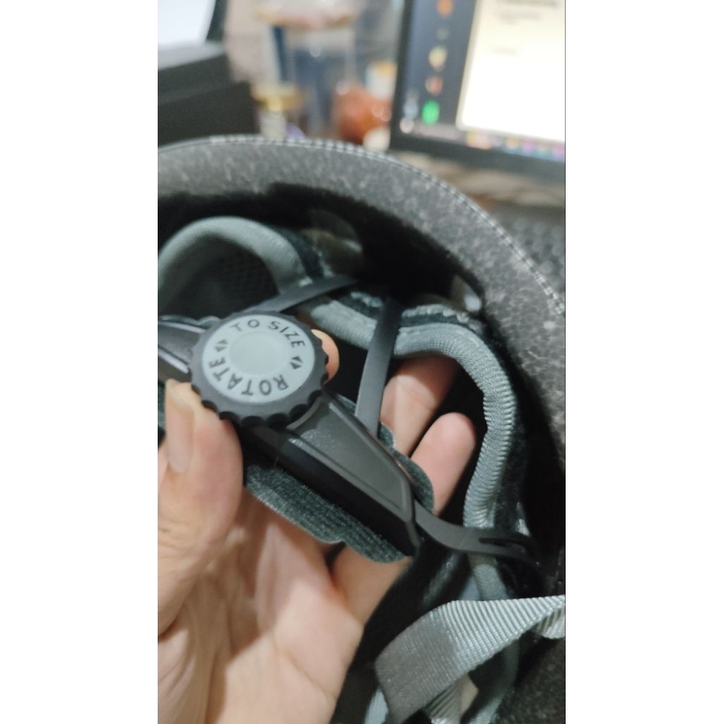 Helm Berkuda Equestrian Helmet (UCACO