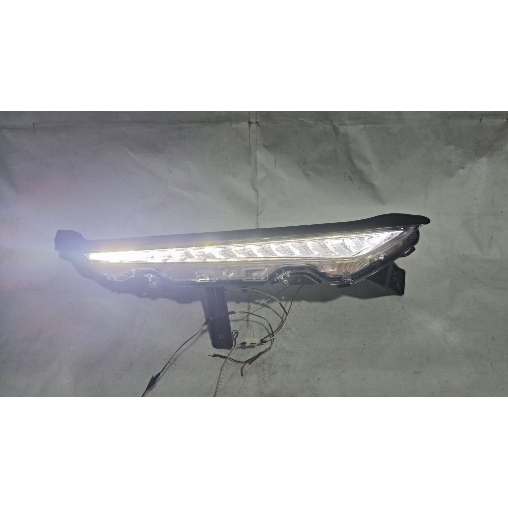 Lampu DRL Sein Wuling Almaz Kanan