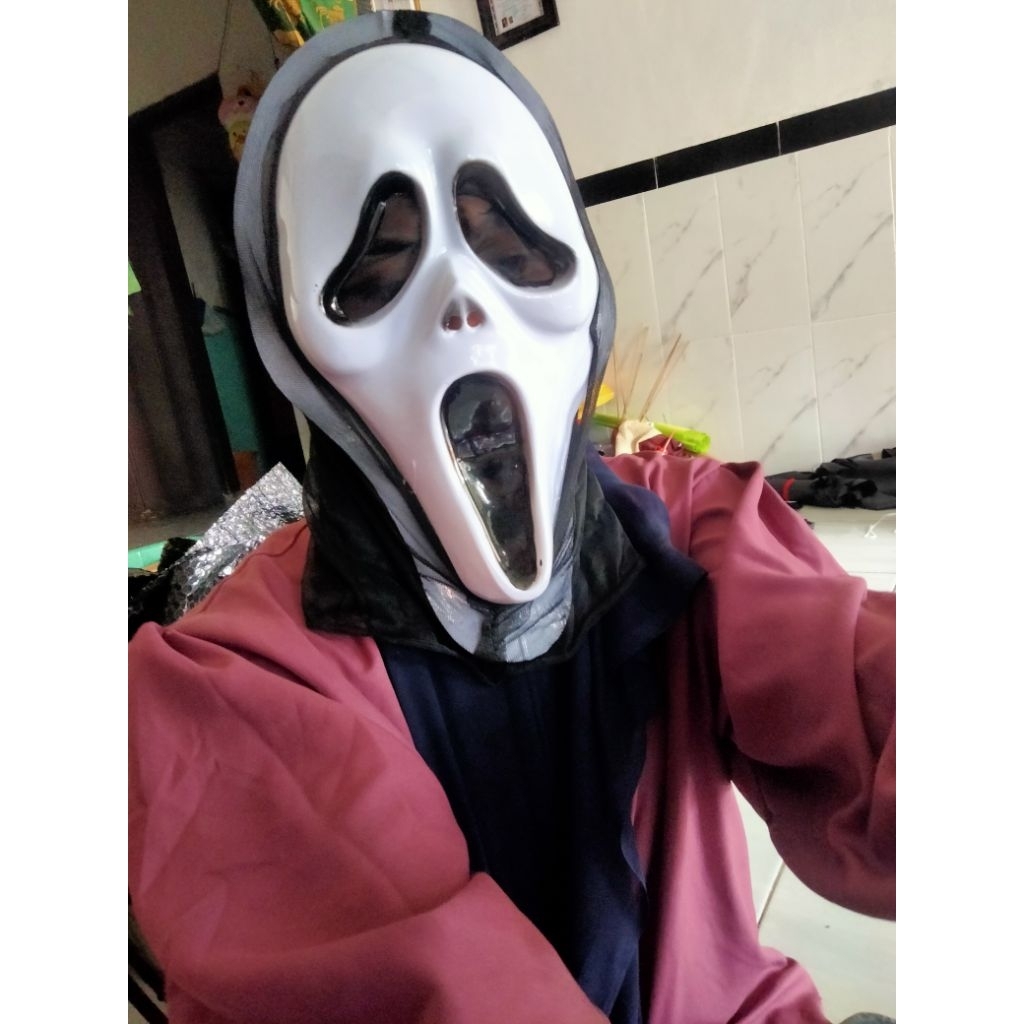 topeng Scream hantu seram horor