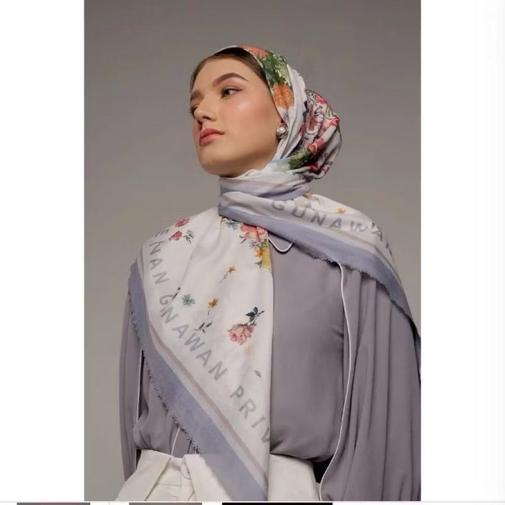 IVAN GUNAWAN PRIVE - Celestial White Scarf Hijab Segi Empat Jilbab ORIGINAL By IVAN GUNAWAN