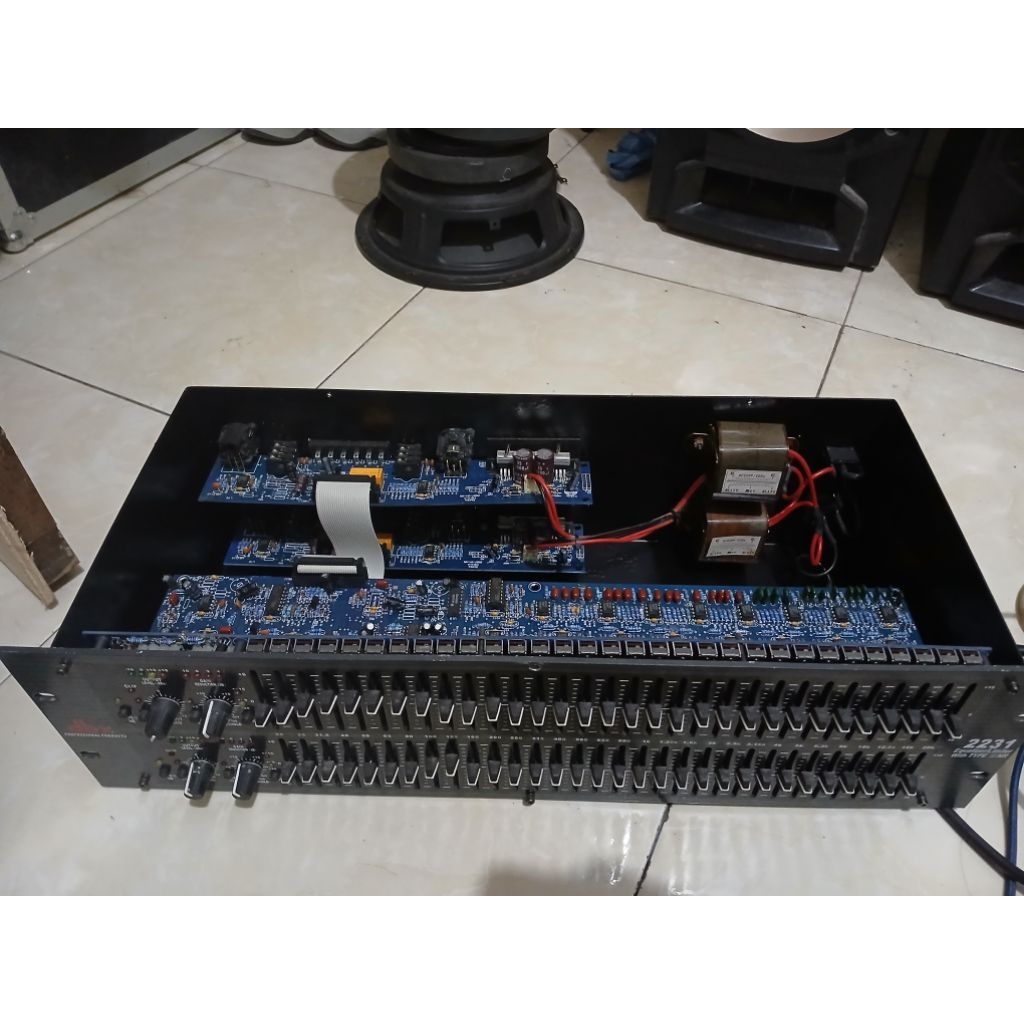 equalizer DBX 2231 macro  keluaran 2007 normal siap pake