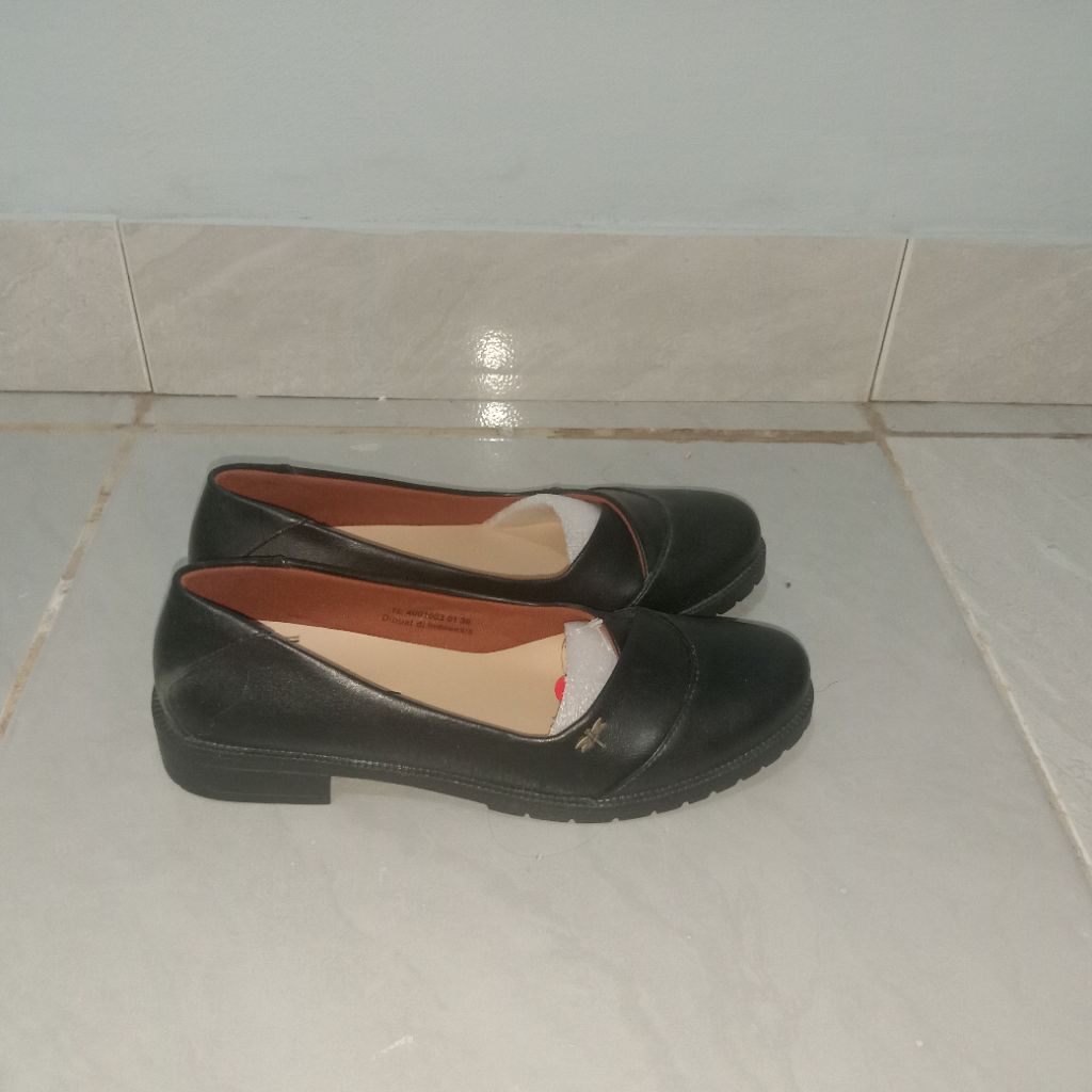 TRISET SEPATU PANTOFEL HITAM WANITA LAST STOCK SIZE 36 ORIGINAL