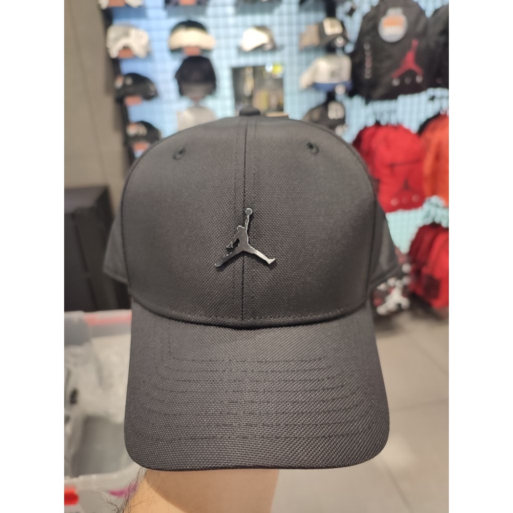 Topi Jordan Hitam Logo Besi Original Store