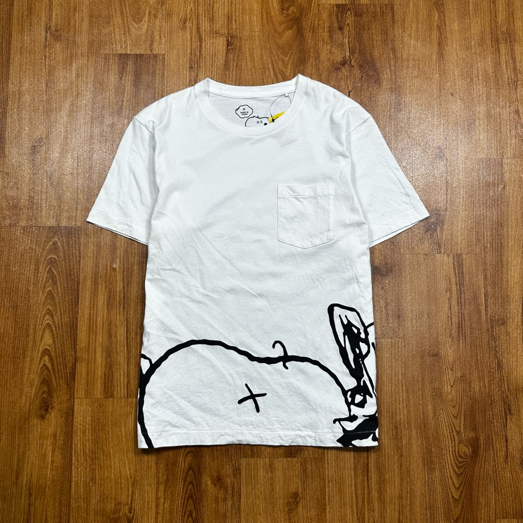 KAOS UNIQLO PEANUT X KAWS SECOND