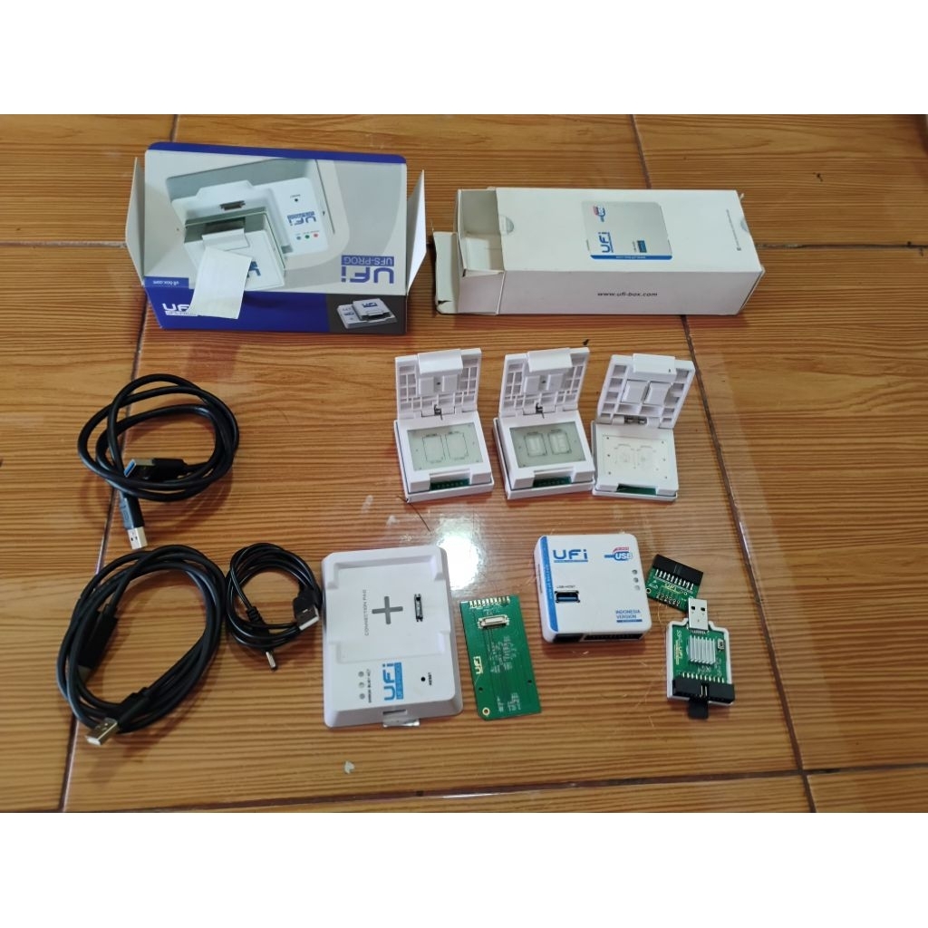 ufi box , ufi ufs satu set. lftime 100 baru   di pakai test 2 x. jual satu set.