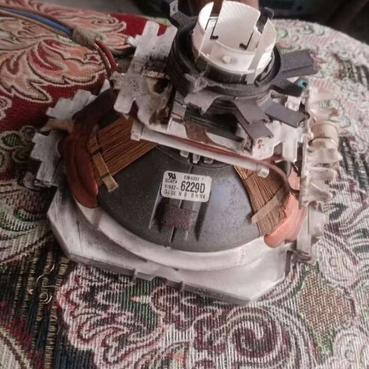 YOKE TV POLYTRON ORIGINAL(baca deskripsi)