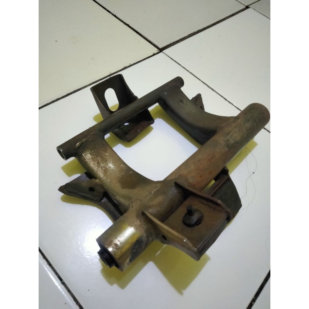 MOUNTING AYUNAN MESIN  HONDA BEAT FI SCOOPY FI VARIO 110 FI COPOTAN ORIGINAL