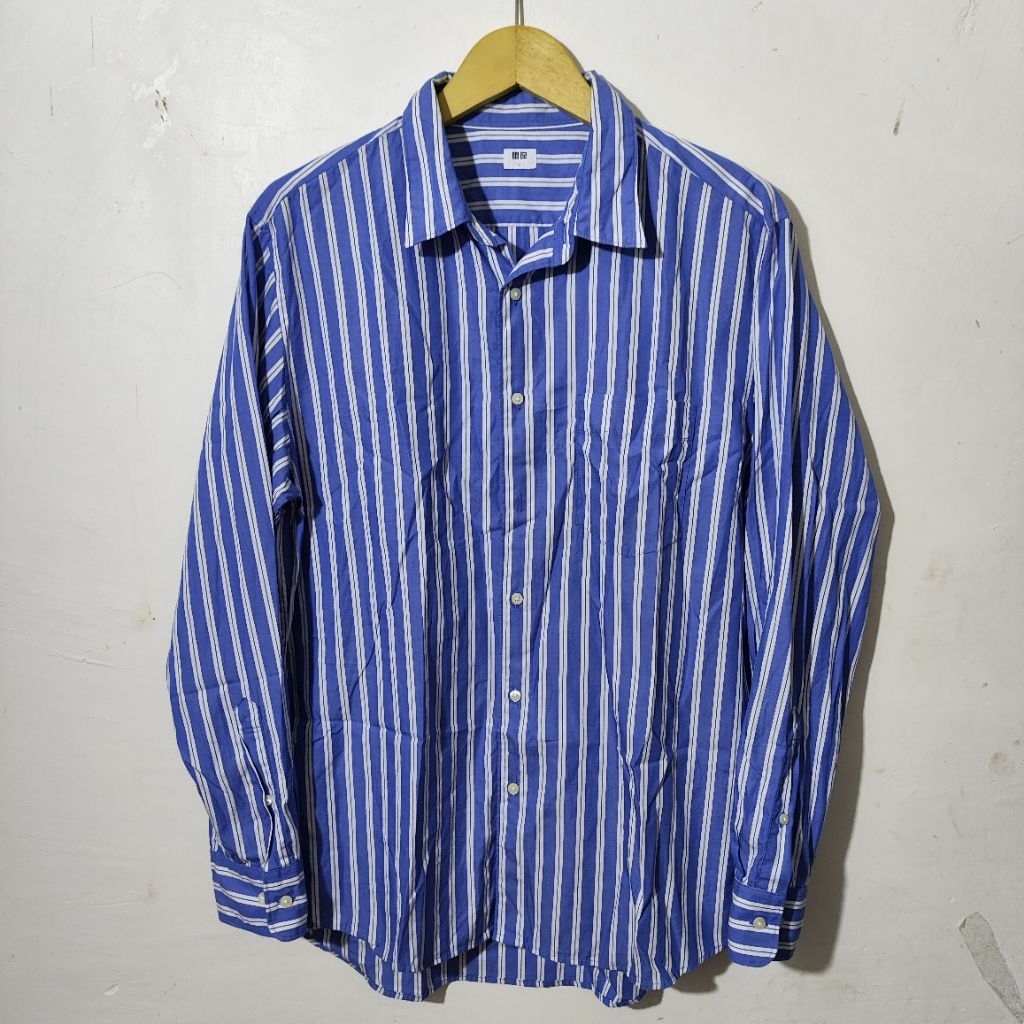 (L) Uniqlo Stripe Broadcloth Long Sleeve Shirt