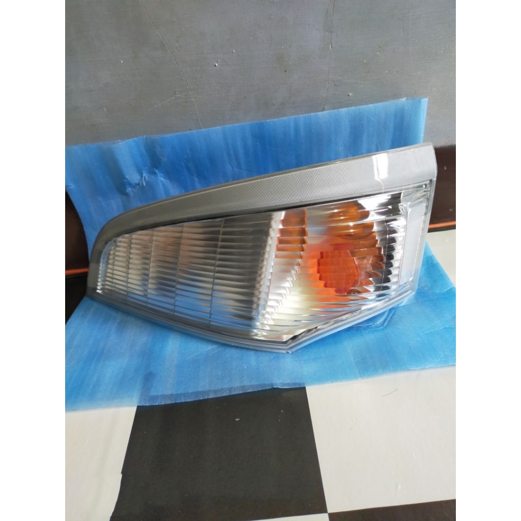 lampu sein depan lampu canter kiri original