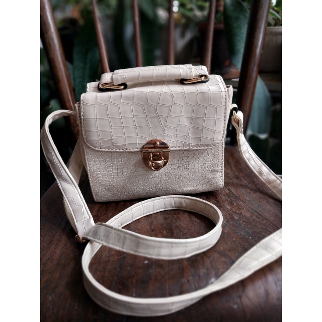 Tas sling bag kecil kulit design croco preloved
