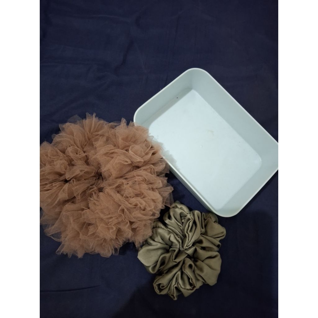Scrunchie preloved//storage mini