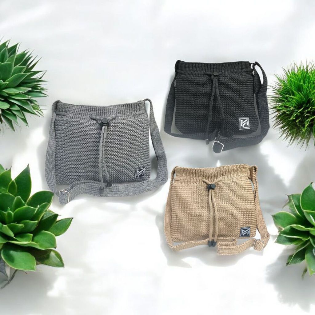 Tas Wanita Selempang Rajut Halus Model Serut Lebar Muat Hp dan Dompet Motif Polos