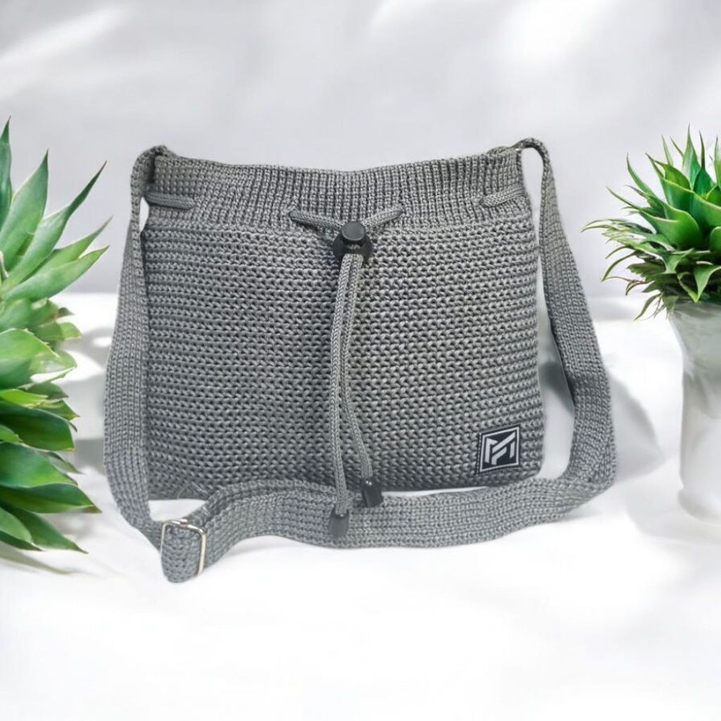 Tas Rajut Halus Selempang Wanita Model Serut Lebar Muat Hp dan Dompet panjang tali ajusable