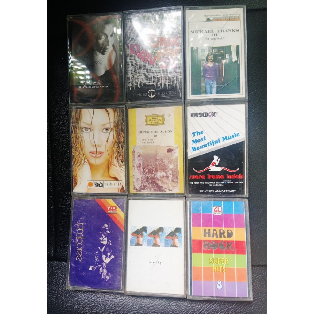 Kaset pita  Ruth Sahanaya Greatest AQUARIUS , PRAMBORS FUNK FOR DANCE  , MICHAEL FRANK III AQUARIUS 