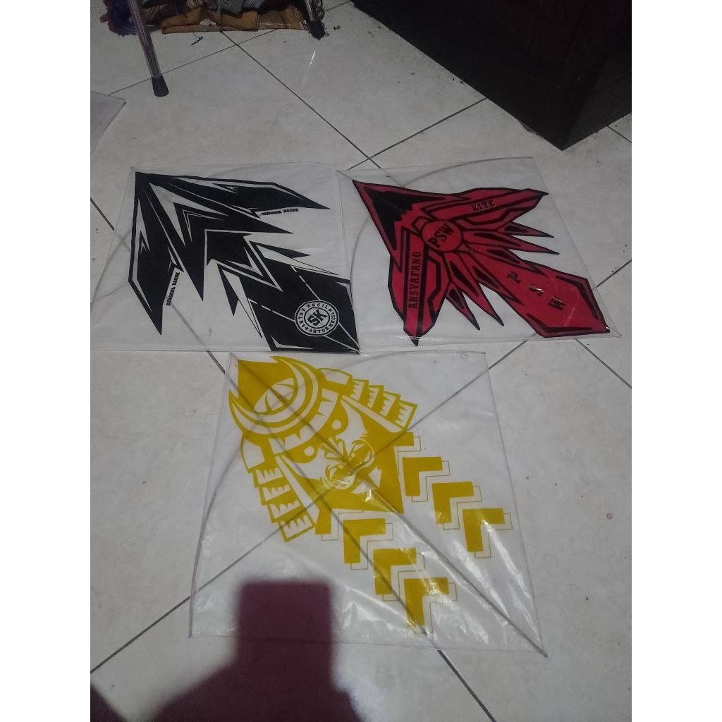 layangan sukoi standart minim order 25 pcs (kertas minyak) motif mix