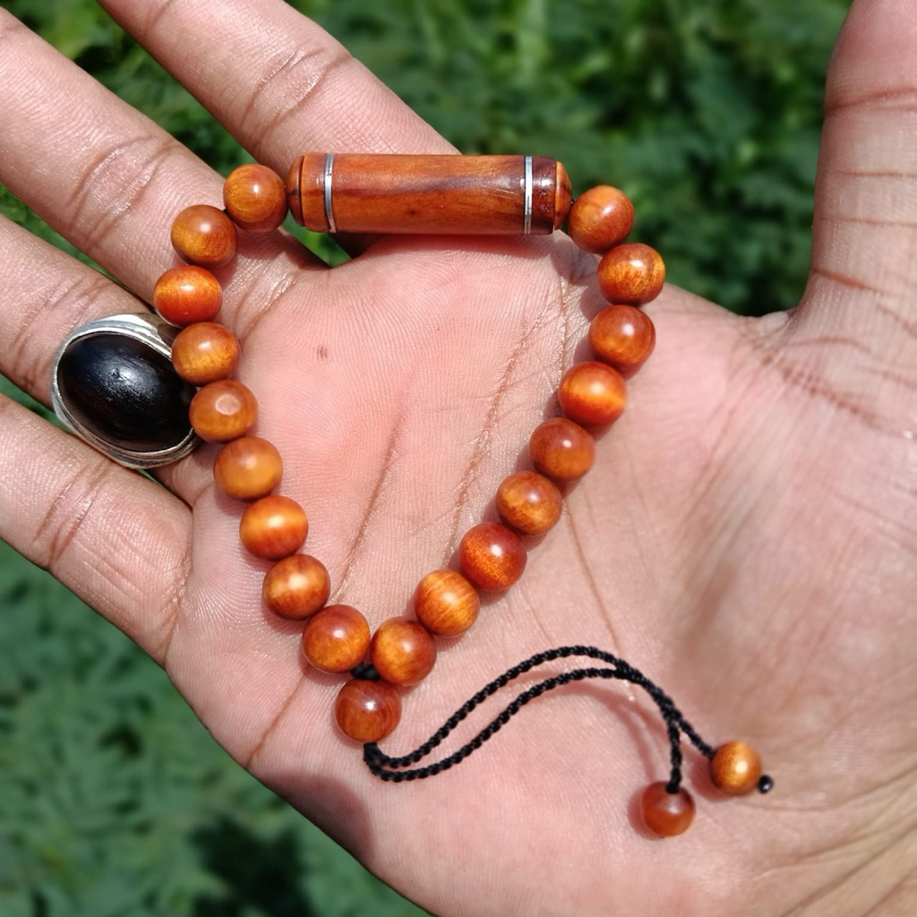 gelang kayu gaharu merah original