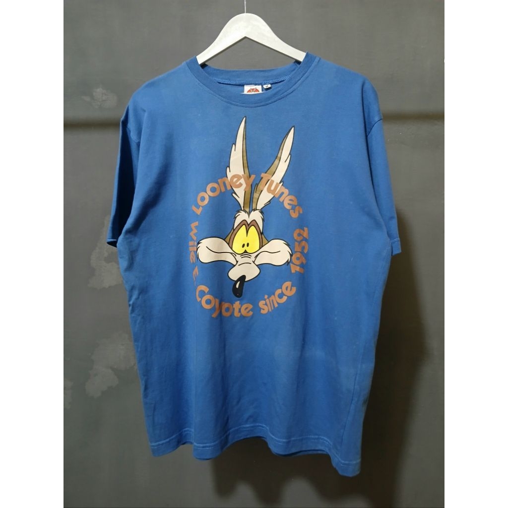 Kaos 90s Looney Tunes Wile E. Coyote " The History About Coyote "  - M Fit L