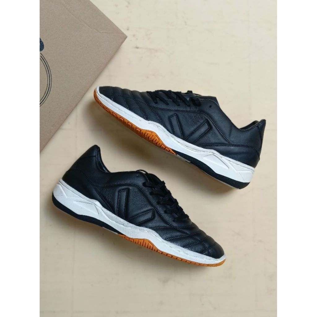 Srpatu Badminton Volosh Shaga Black.