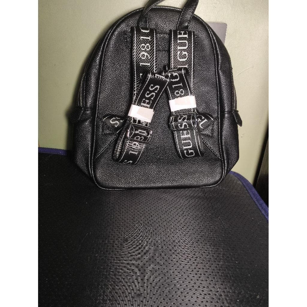 Tas ransel guess untuk wanita, baru bukan preloved